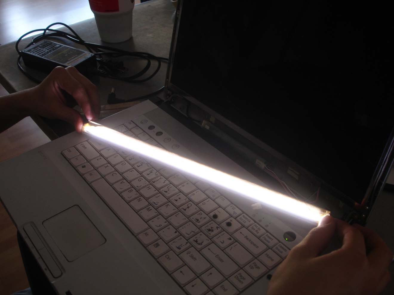 Замена и ремонт подсветки экрана ноутбука в Бобруйске